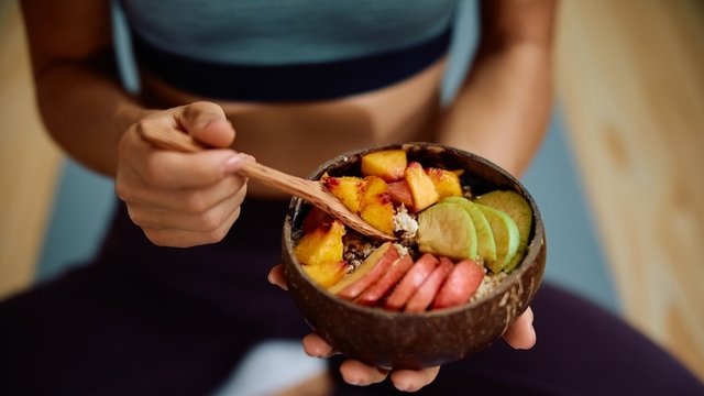 Qué comer antes de entrenar para quemar grasa: guía real con ciencia en Madrid